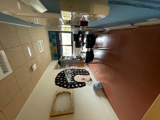 Otras dependencias: Radio